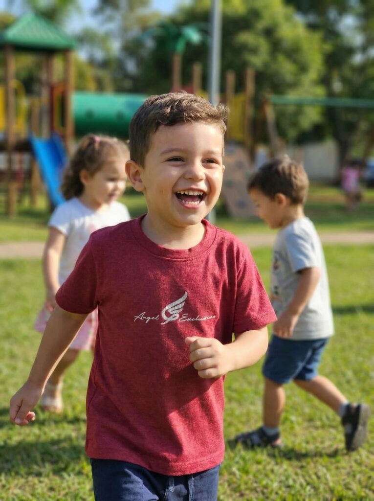 Camiseta 100% algodão peruano infantil vermelha